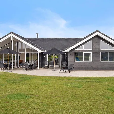 7 Bedroom Beautiful In Sydals Feriehus